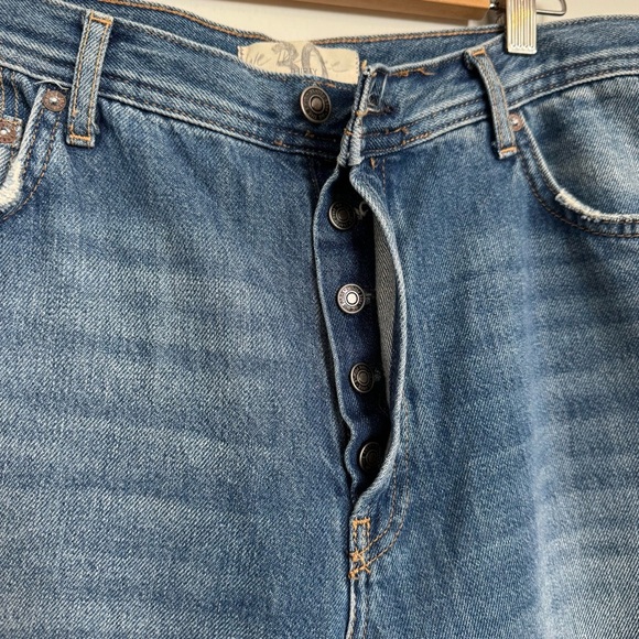 We The Free People Maggie Mid Rise Straight Leg Chewed Hem Jeans Size 30 - Picture 7 of 12